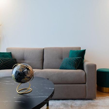 Stunning Apartment W/ Free Parking By Lovelystay بورتو المظهر الخارجي الصورة